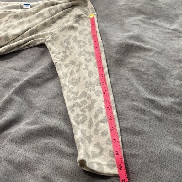 Old Navy Womens Animal Print Long Sleeve Cozy Oversized Soft Top Sweater Size M - Picture 10 of 11